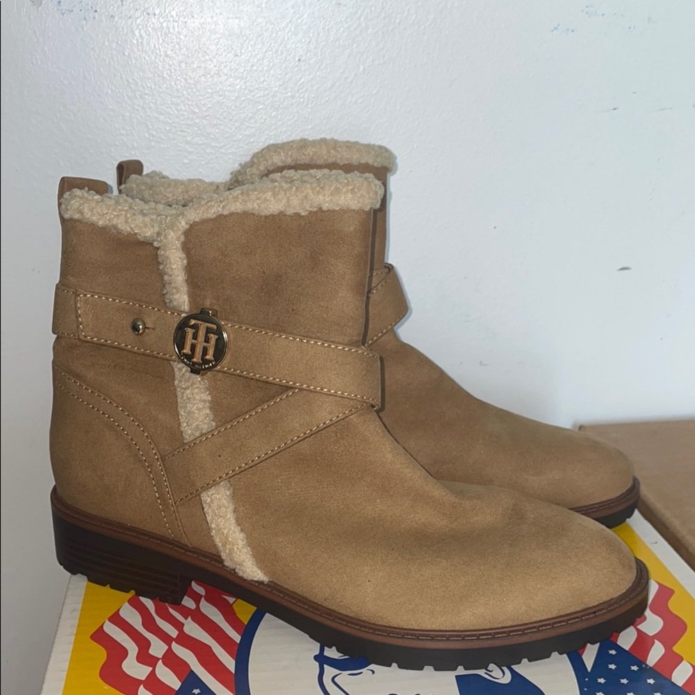 Tommy Hilfiger Tan Boots size 8.5